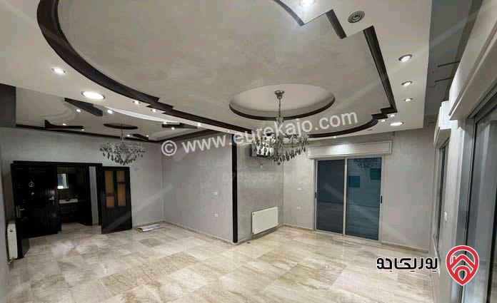 شقة فارغة مساحة 240م طابق أول للايجار في عمان - الرابية