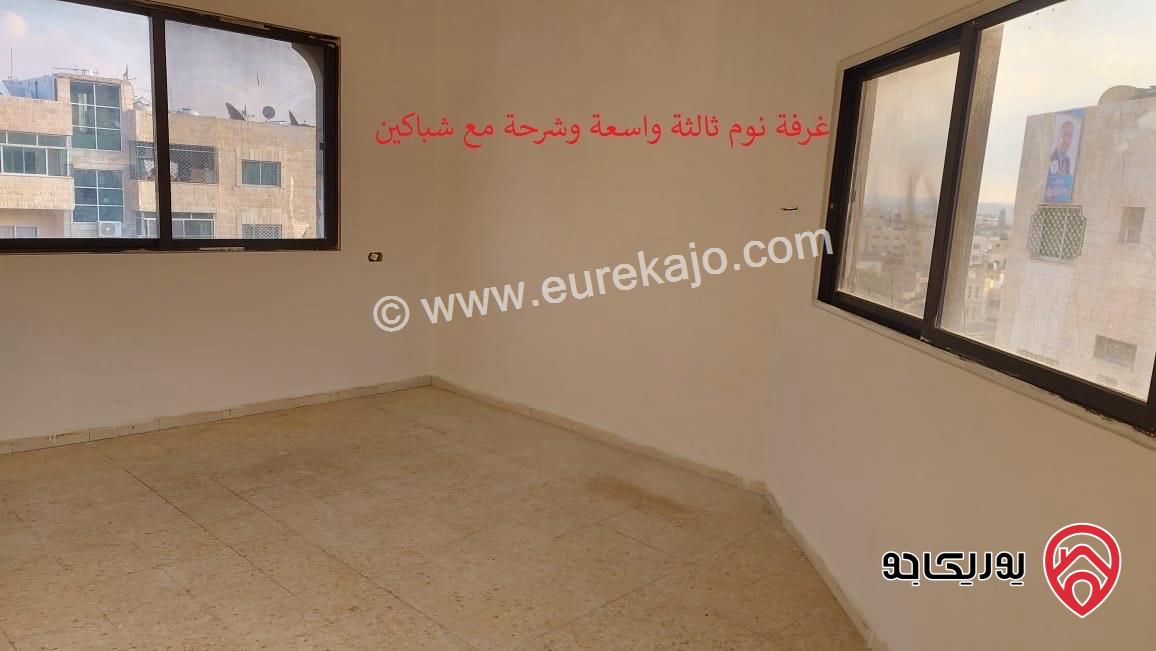 شقة مساحة 150م طابق ثاني للبيع في الزرقاء -  بشارع 26 بالقرب من العقرباوي مول على الشارع الرئيسي 