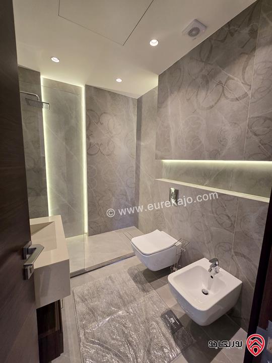 شقة مفروشة طابق أول مساحة 250م للإيجار في عمان - جبل عمان