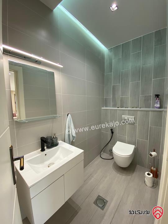 شقة طابق ثالث مع روف فاخرة جدا مساحة 380م للبيع في عمان - خلدا