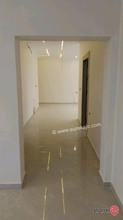 فيلا مساحة 449م على أرض 853م للبيع في عمان - ناعور