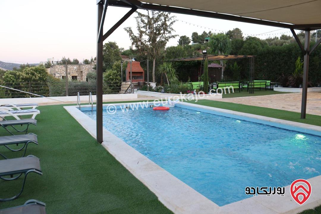 مزرعة نموذجية للبيع في السلط / جلعد مساحة الارض 5000م والبناء 250م موقع اطلالة مميز