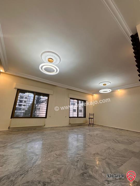 شقة طابق ثالث مساحة 185م للايجار في عمان - الرابية 