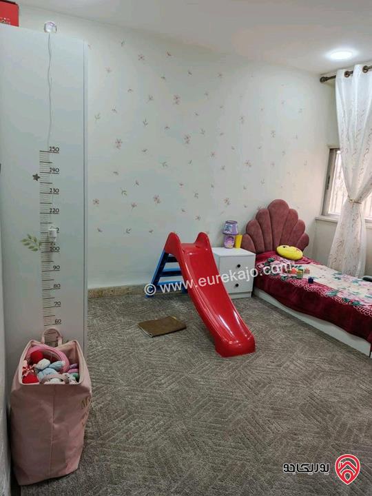 شقتين مساحة 240م طابق اول للبيع في عمان - حي نزال