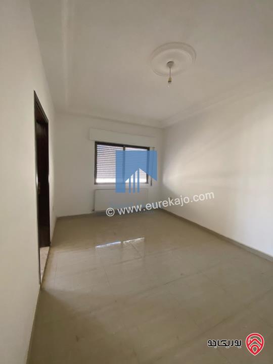 شقة مميزة طابق ثالث 150م مع روف 120م للبيع في عمان - الجندويل