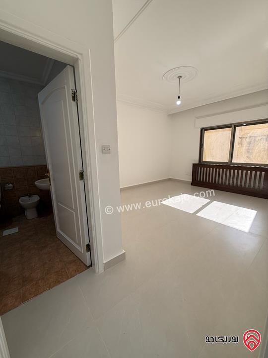 شقة طابق ثاني مساحة 190م للايجار في عمان - دير غبار 