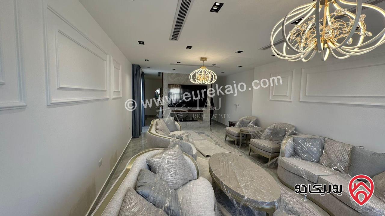 شقة فاخرة طابق أول مساحة 440م للبيع في عمان - رجم عميش