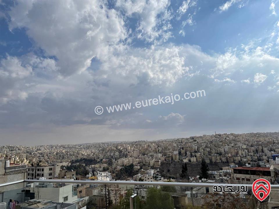 شقة فاخرة مساحة 265م طابق ثاني طابقية للبيع في عمان - جبل عمان