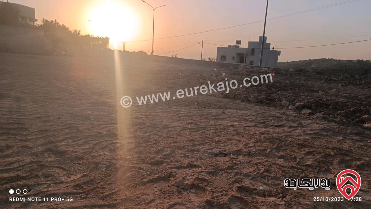 قطعة أرض على شارع الستين مساحة 983م للبيع في السلط قريبة من جامعة البلقاء التطبيقية 