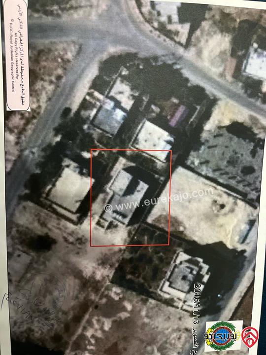 بيت مستقل شبه فيلا مساحة 251م على أرض 667م للبيع في عمان - طريق المطار ضاحية الامير علي