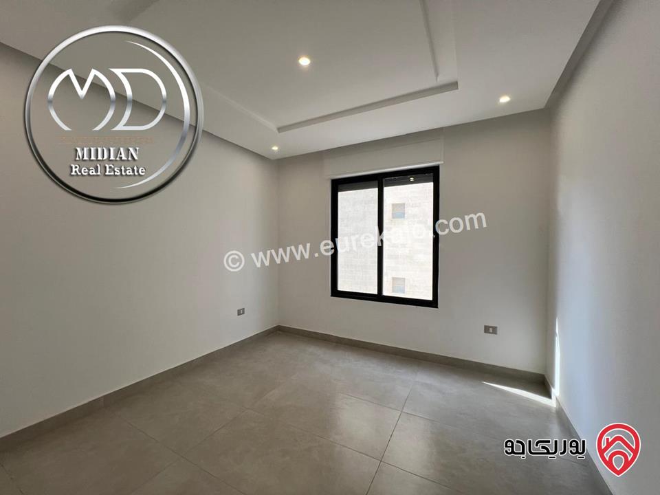 شقق ارضية و شبه ارضي جديدة للبيع في عمان - حي الصحابة مساحات 240م & 250م مع تراسات و حدائق تشطيبات فاخرة بأسعار مميزة