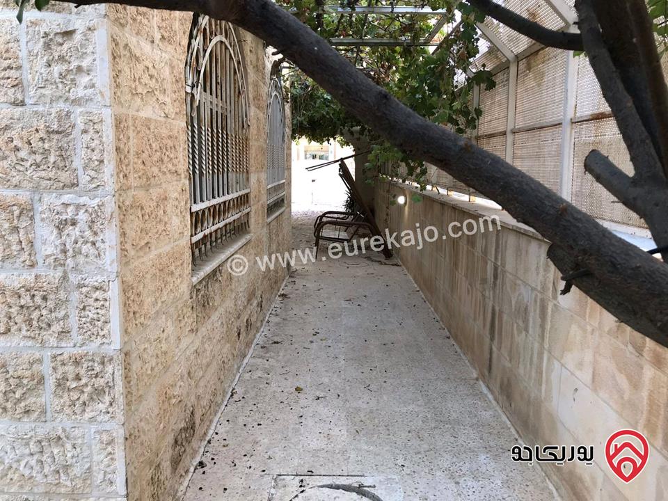 فيلا مساحة 325م على أرض 400م للبيع في عمان - الجبيهة