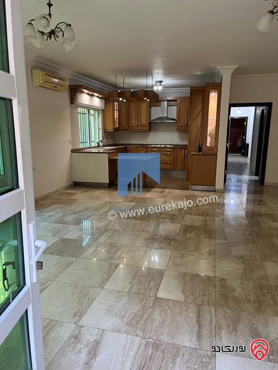 شقة شبه أرضية مساحة 143م داخلي مع ترسات 100م للبيع في عمان - عرقوب خلدا