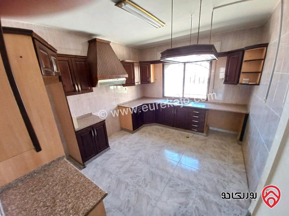 شقة طابق ثالث مساحة 160م للبيع في عمان - تلاع العلي