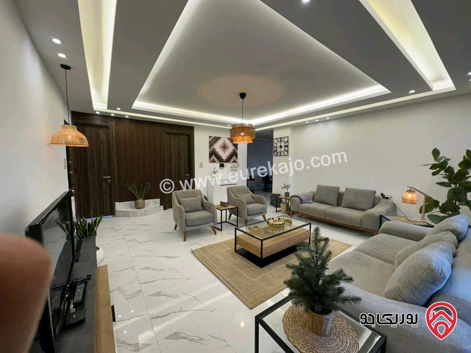 شقة فاخرة طابق ثالث مساحة 242م للايجار مفروشة في عمان - الجبيهة