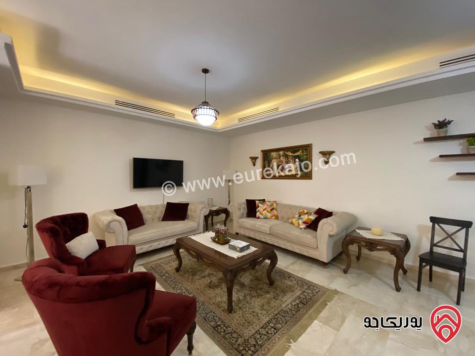 شقة طابق شبه ارضي مساحة 200م داخلي و 70م خارجي للبيع مفروشة في عمان - عبدون