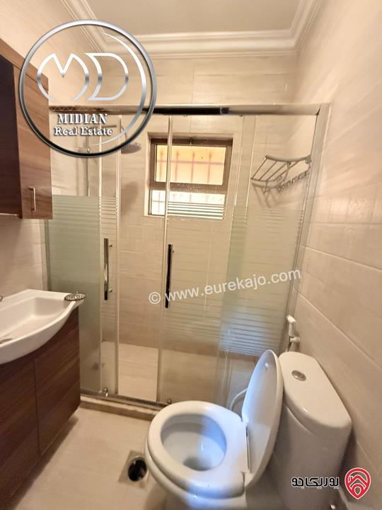 شقة ارضية فارغة للايجار في عمان - خلدا مساحة 220م مع ترس و حديقة 180م تشطيبات سوبر ديلوكس بسعر مميز