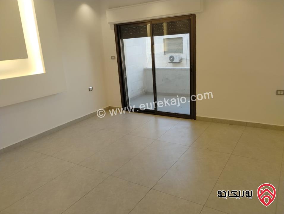 شقة رائعة في منطقة ام السماق 3 غرف نوم بحالة ممتازة - جديدة