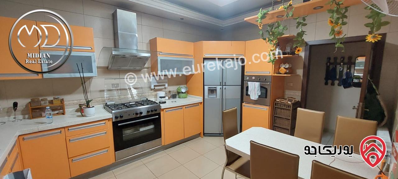 شقة ارضية مفروشة للايجار في عمان - الجاردنز مساحة 180م مع ترس و حديقة 200م تشطيبات و فرش سوبر ديلوكس