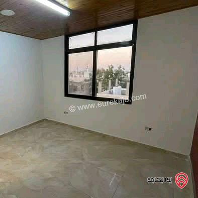 شقة فارغة مساحة 80م طابق ثالث للايجار في عمان - الذراع الغربي