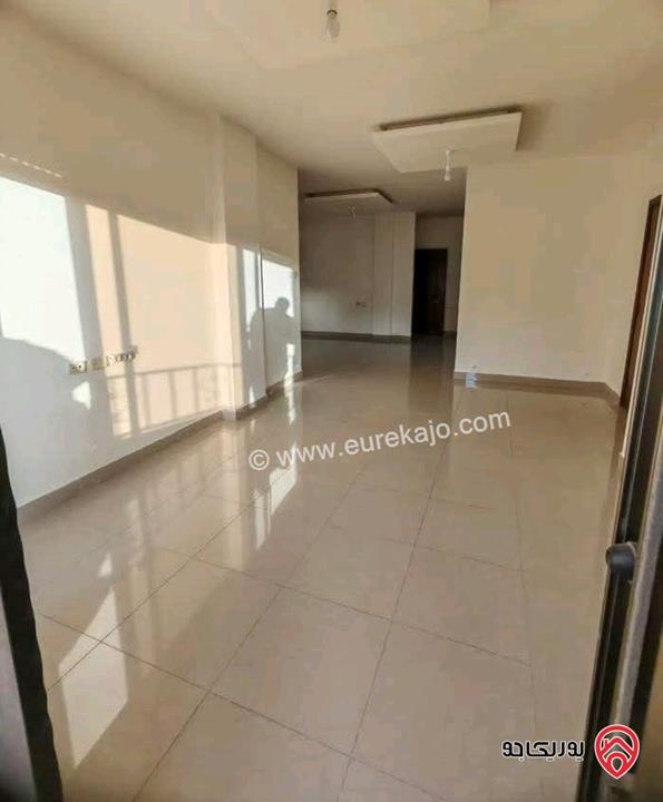 شقة فارغة مساحة 130م طابق ثالث للايجار في عمان - خلدا