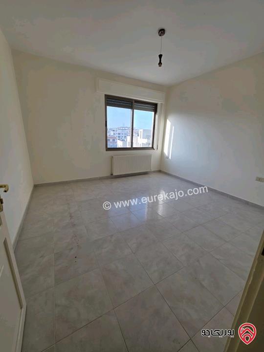 شقة طابق ثالث مساحة 190م للإيجار فارغة في عمان - خلدا 