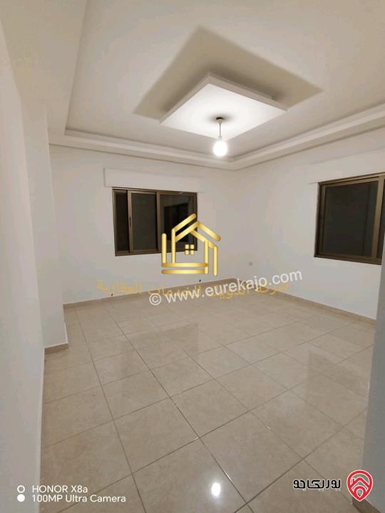 شقة فارغة طابق شبه ارضي مساحة 200م مع ترس للإيجار في عمان - ضاحية الرشيد 