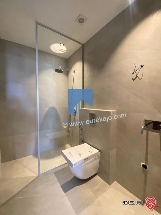 شقة طابقية طابق ثاني 306م تشطيب سوبر ديلوكس لم تسكن للبيع في عمان - أم السماق