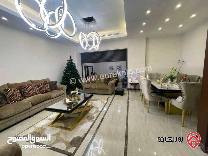 شقة طابقية ارضي معلق مساحة 226م داخلي و 180م خارجي بأطلالة للبيع في عمان - دابوق 