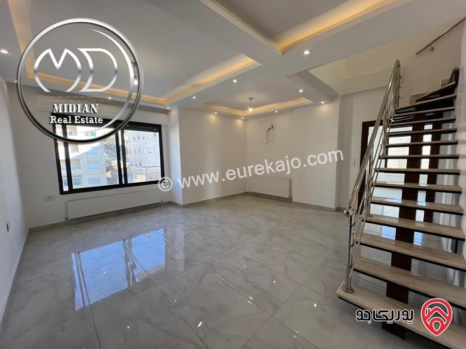 شقة دوبلكس فارغة للايجار في عمان - خلدا طابق أخير مع روف مساحة 200م مع تراسات تشطيبات و ديكورات عصرية فاخرة اطلالة رائعة