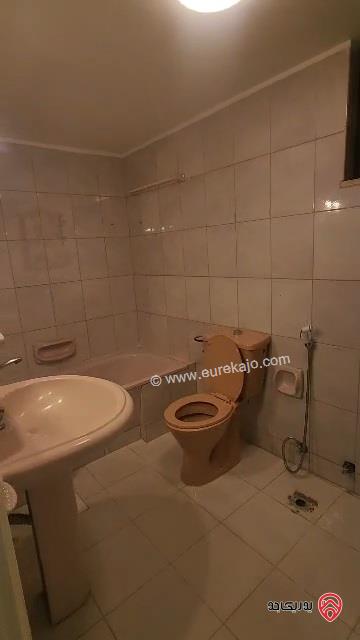 شقة طابق ثاني مساحة 210م للبيع في عمان - الجبيهة خلف الجامعة الاردنية 