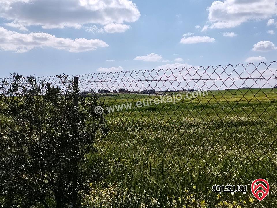 أرض مساحة 3 دونم و 400م للبيع في عمان - حوارة
