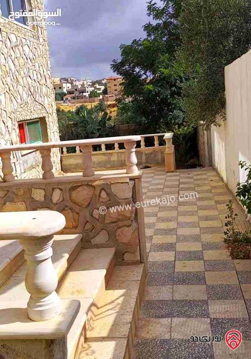 بيت طابقين مساحة 350م على ارض 440م للبيع او للبدل على بيت صغير أو أرض في عمان - رجم الشامي