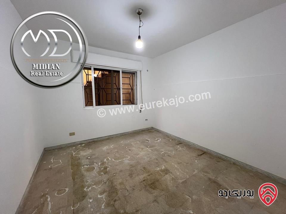  شقة شبه ارضي للبيع في عمان - الدوار السابع قرب السيفوي مساحة 100م مع ترس 25م تصلح للاستثمار بسعر مميز جداً