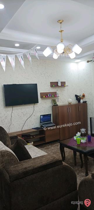 شقة مساحة 120م طابق ثالث فني للبيع في اربد - قرب اشارة النسيم