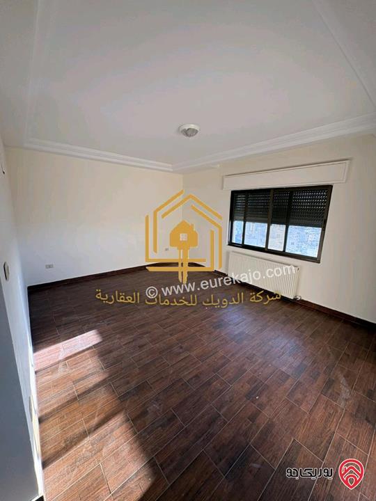 شقة فارغة طابق ثالث مساحة 200م للإيجار في عمان - ضاحية النخيل 