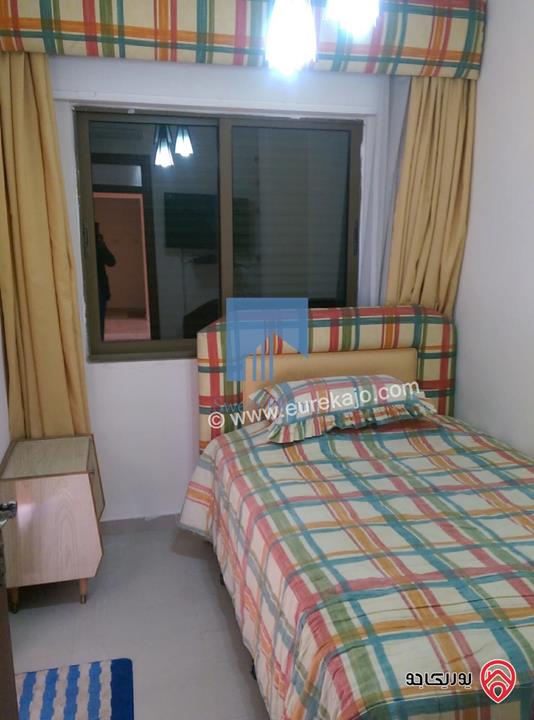 شقة مفروشة فاخرة طابق ثالث 145م مع روف 85م للبيع في عمان - عبدون 