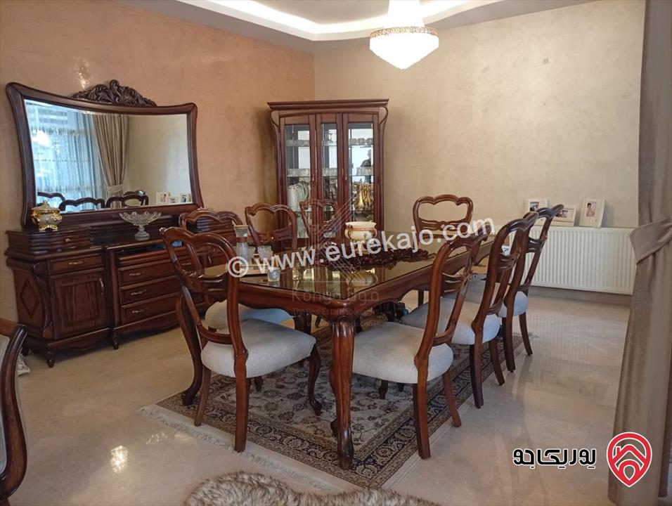 شقة مميزة مساحة 205م داخلي و 100م خارجي للبيع في عمان - ضاحية النخيل