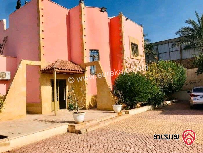 مزرعة وفيلا مفروشة بالكامل مساحة 300م على ارض 2 دونم و 368م للبيع في البحر الميت - جوفة الكفرين
