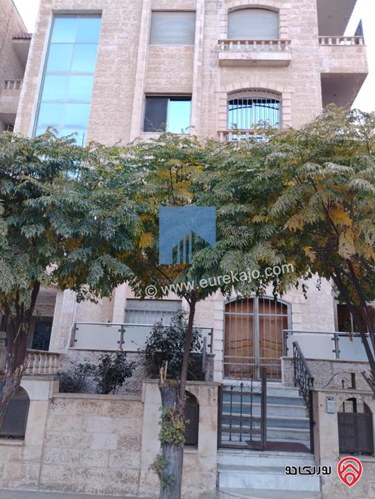 شقة أرضية طابقية مميزة للبيع في عمان - خلدا قرب الموفنبيك ومطعم ورد 207م مع حديقة وترسات 245م