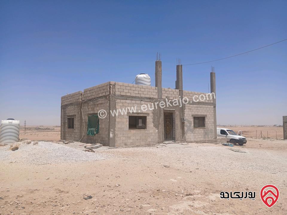  منزل مستقل مساحة 110م على أرض 3 دونم و 400م من قوشان مشترك للبيع في عمان - الموقر الحنيفية