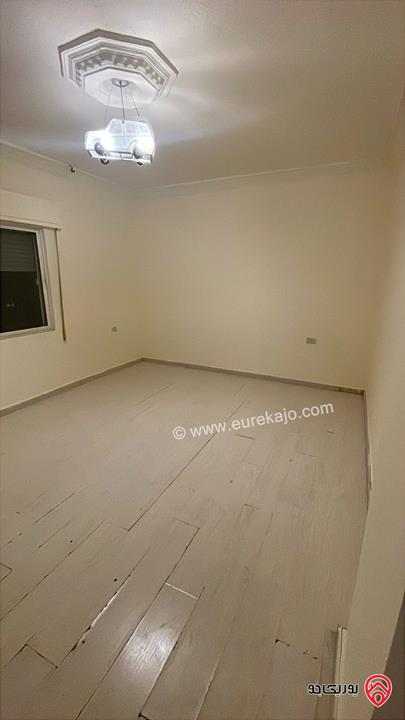 شقة دوبلكس طابق ثالث مساحة 300م للبيع في عمان - ضاحية الاستقلال 