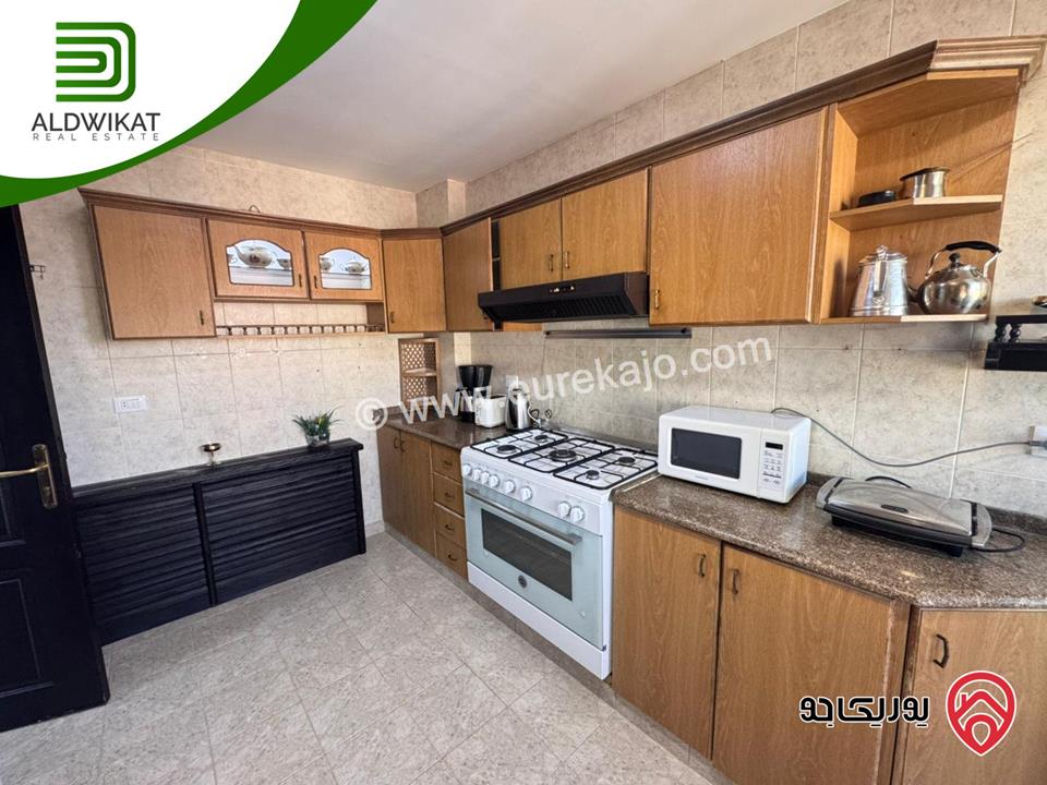 شقة مفروشة للبيع او للايجار في عمان - الصويفية طابق ثالث مساحة 160م ومساحة الترس 10م موقع مميز