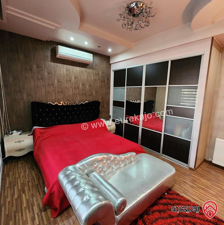 شقة فاخرة مفروشة طابق تسوية مساحة 260م للبيع في عمان - خلدا