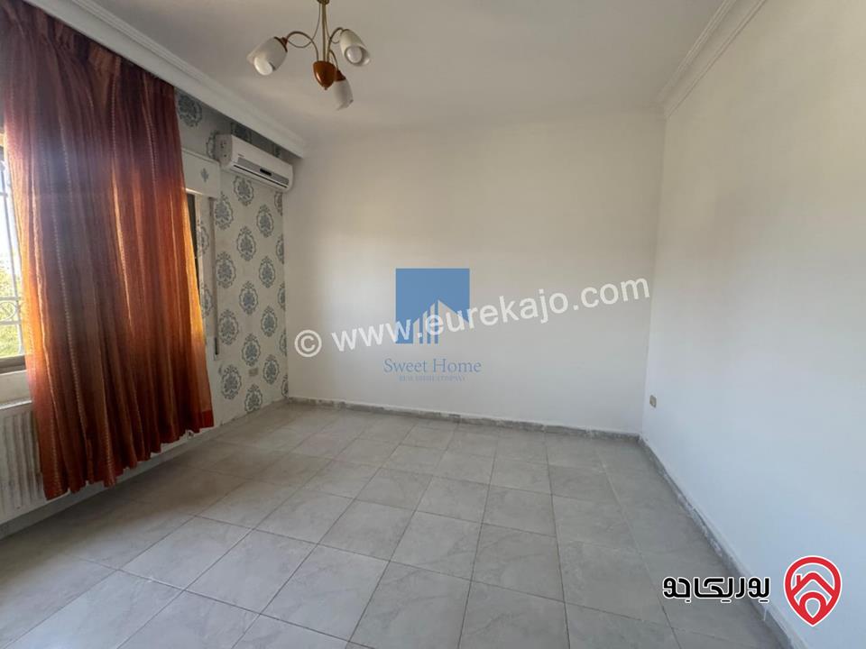 شقة مميزة للبيع في عمان - الجاردنز - خلف قاضي القضاة طابق ثالث 190م بسعر مغري