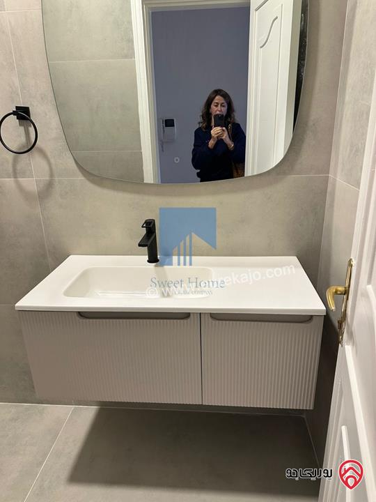 شقة فاخرة طابق ثاني 210م تشطيب سوبر ديلوكس للبيع في عمان - دير غبار