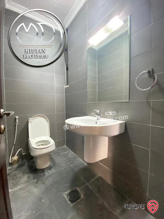 شقة ارضية فارغة للايجار في عمان - دابوق مساحة 175م مع ترس 40م سوبر ديلوكس بسعر مميز جداً