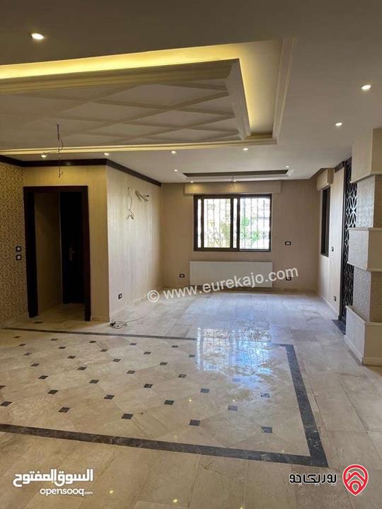 فيلا مساحة 850م على أرض 990م للبيع في اربد /خلف مستشفى الراهبات 