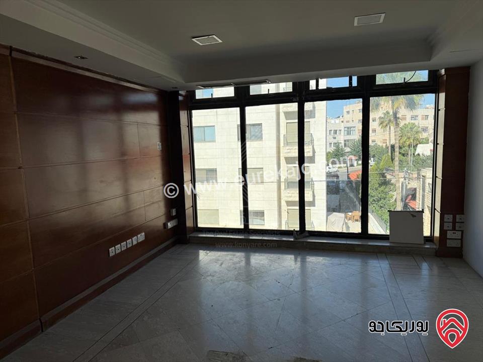 مكتب تجاري مساحة 142م للايجار في عمان - الشميساني