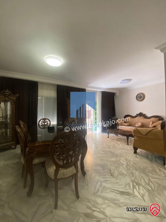 شقة أرضية مفروشة فاخرة للبيع في عمان - السابع قرب السفارة الرومانية 185م مع ترس امامي 25م تشطيب سوبر ديلوكس